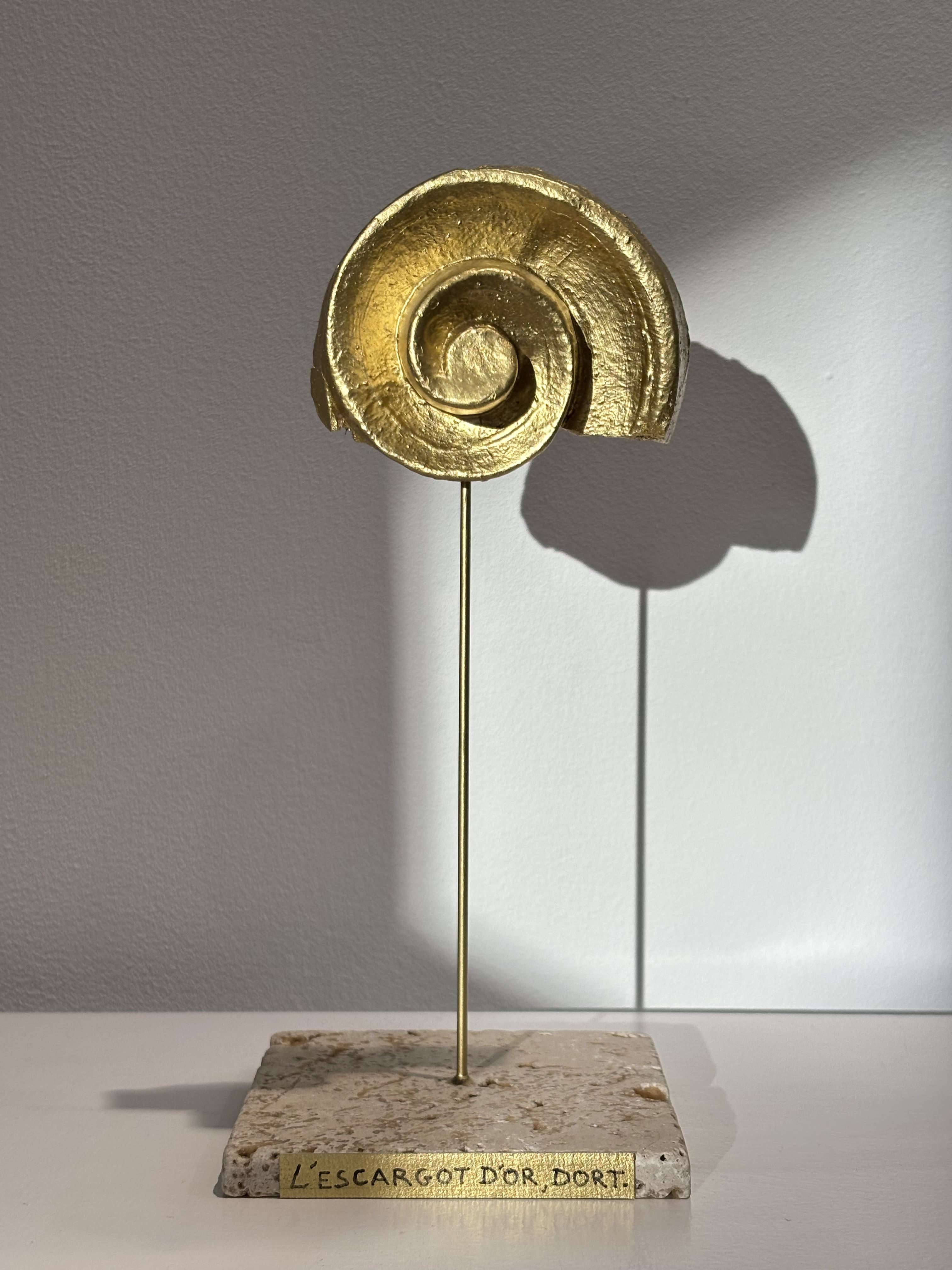 L'escargot d'or, dort