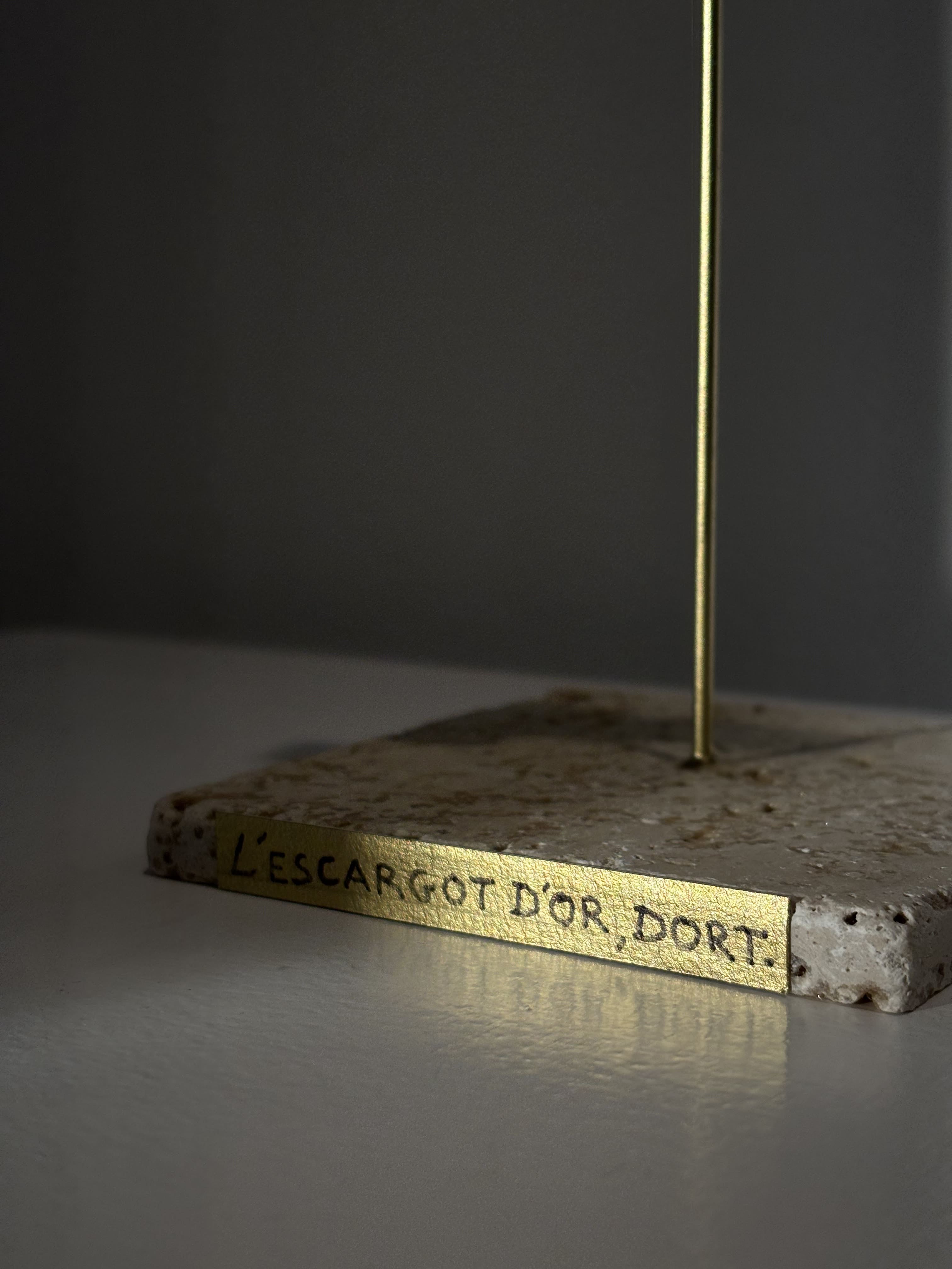 L'escargot d'or, dort