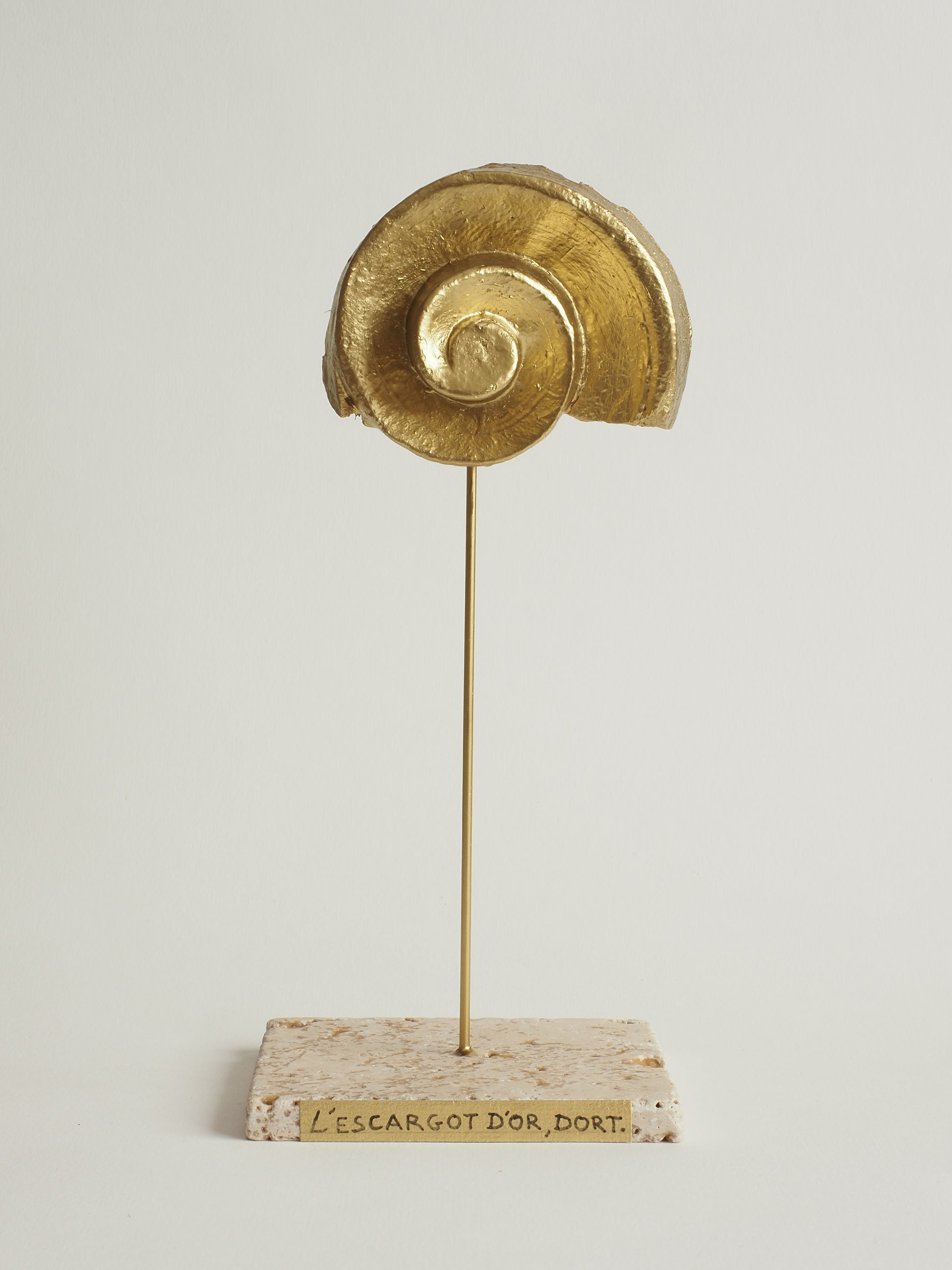 L'escargot d'or, dort